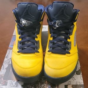 Air Jordan 5  Michigan sz 13 worn 1
